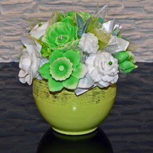 Сапунен букет в керамична саксия - зелен, бял