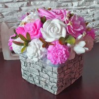 Сапунен букет - Розов в квадратна саксия