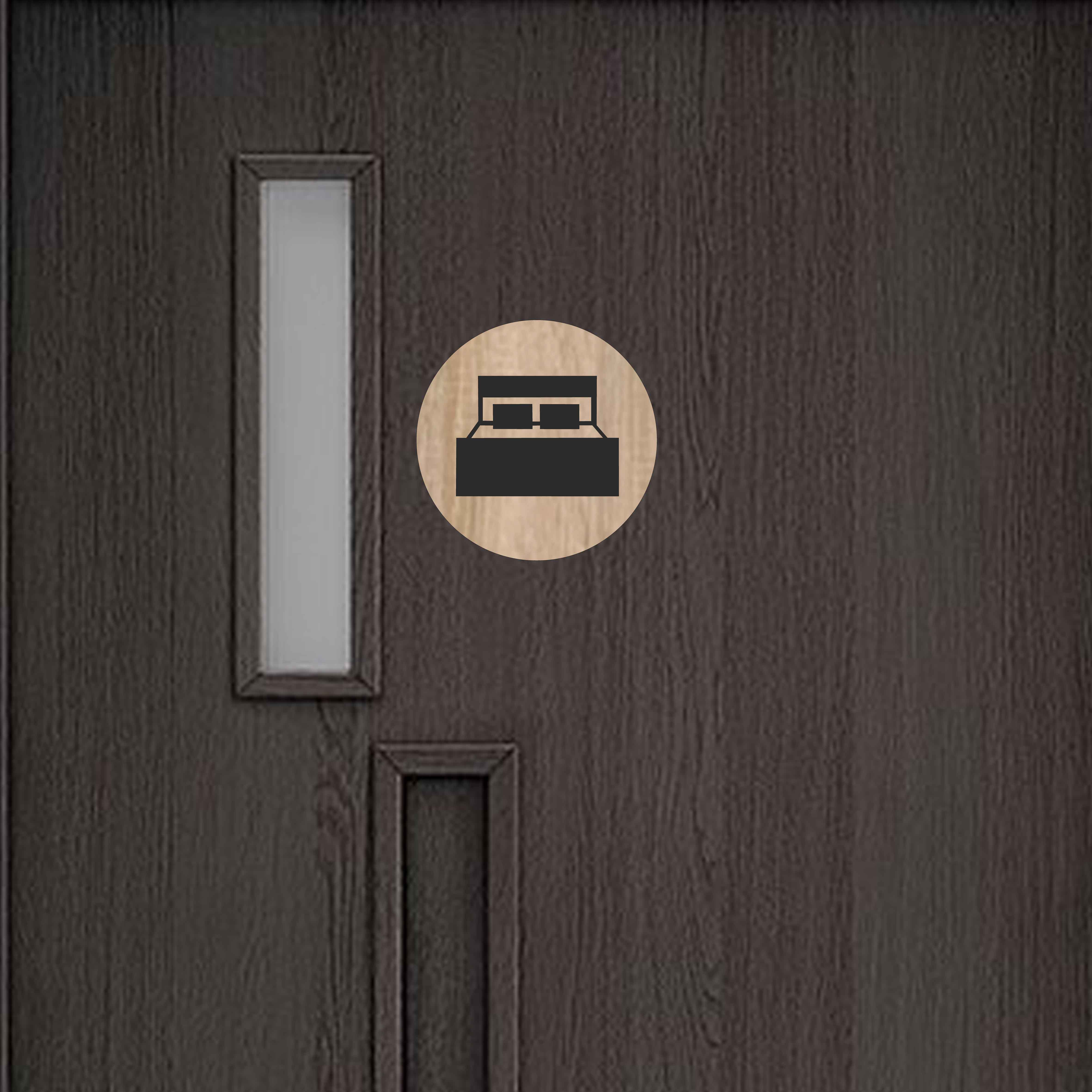 Маса на вратата - Спалня